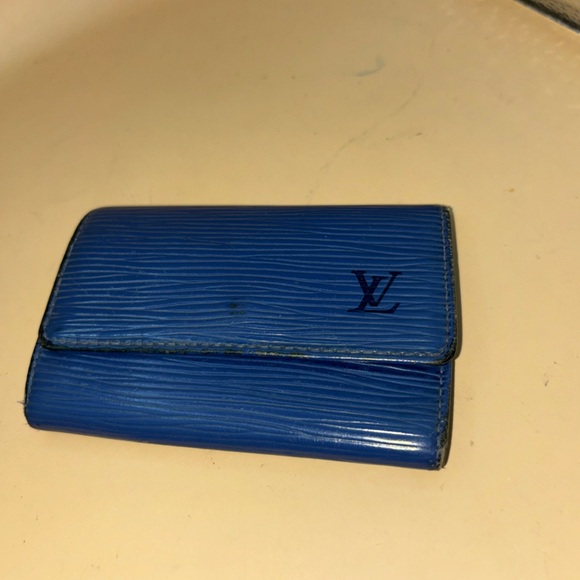 Louis Vuitton Other - Blue Louis Vuitton EPI leather key holder